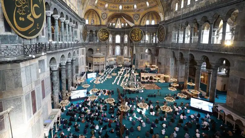 Ayasofya'nın Kapısını Kıran Sanığa Şok Cezası: Hapis Yatacak mı?