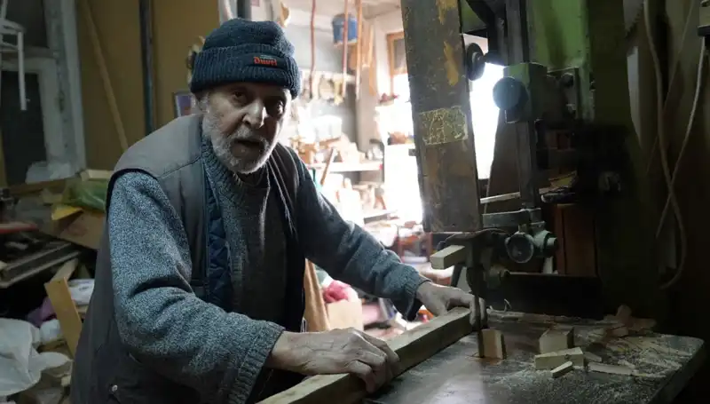 87 Yaşında Mesleğini Aşkla Yapıyor: El Emeğiyle Dönüşüm Yaratıyor