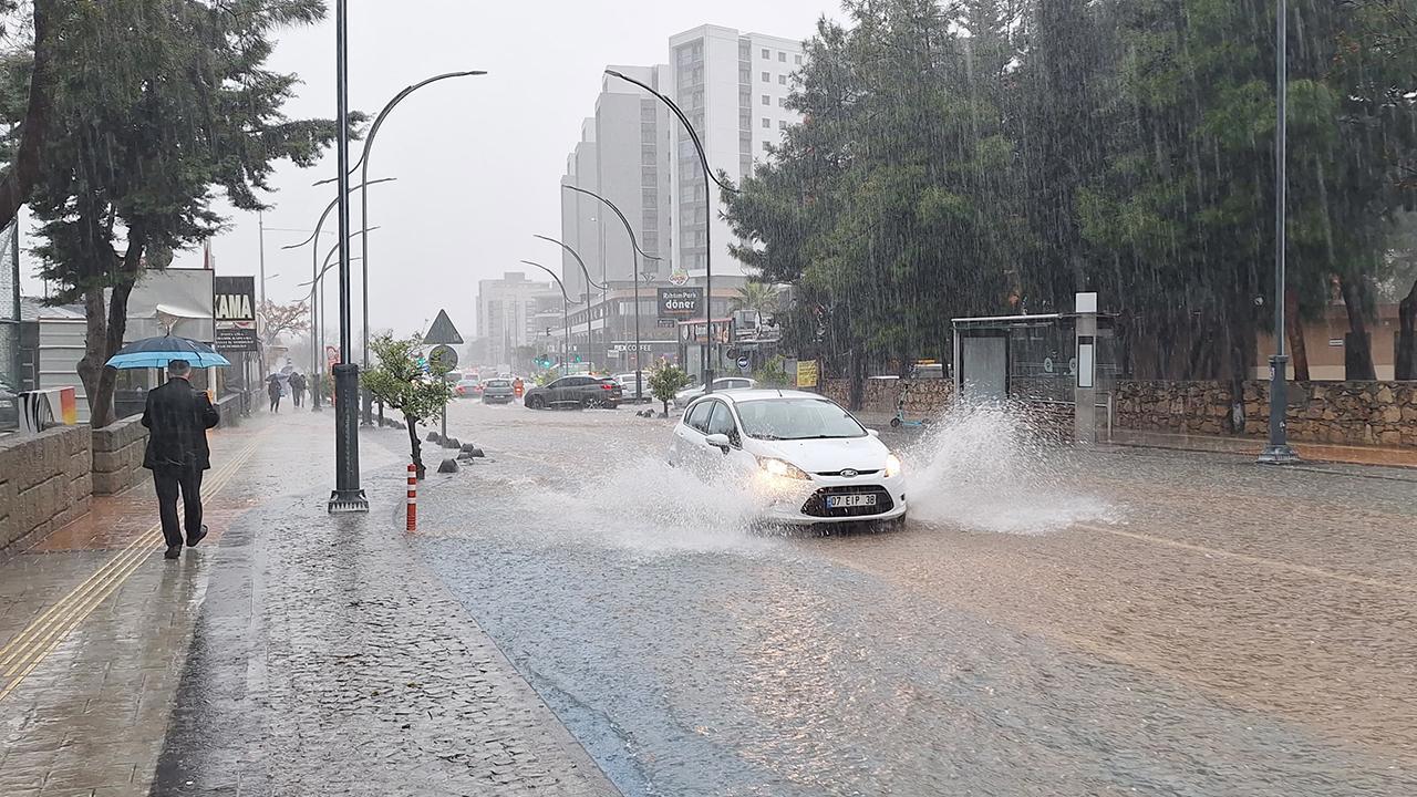 Meteoroloji 17 İli Uyardı: Turuncu ve Sarı Kodlar Aktif!