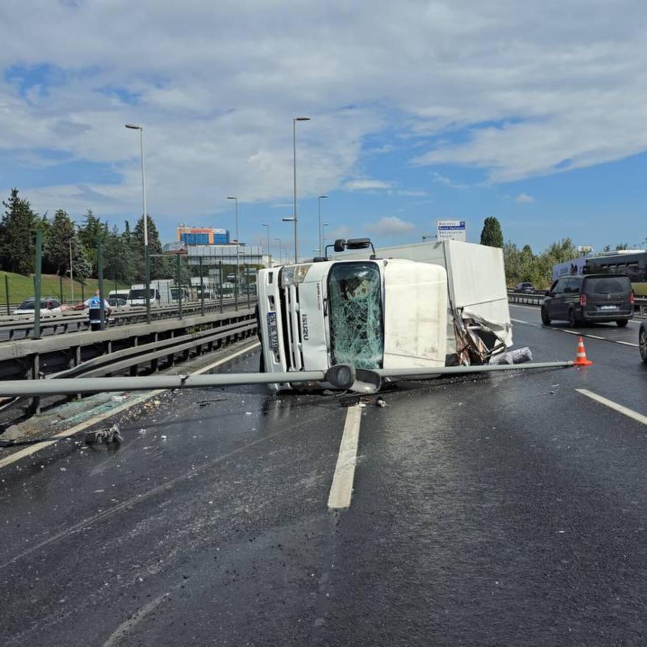 E-5 Karayolu’nda Feci Kaza: 1 Kişi Hayatını Kaybetti, Trafik Kilitlendi