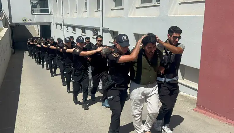 Adana'da Eşine Az Rastlanan Eroin Operasyonu: 825 Kilo Uyuşturucu ve 16 Tutuklama