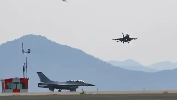 Güney Kore'de Askeri Tatbikat Skandalı: Uçak Köyü Bombaladı, 7 Yaralı