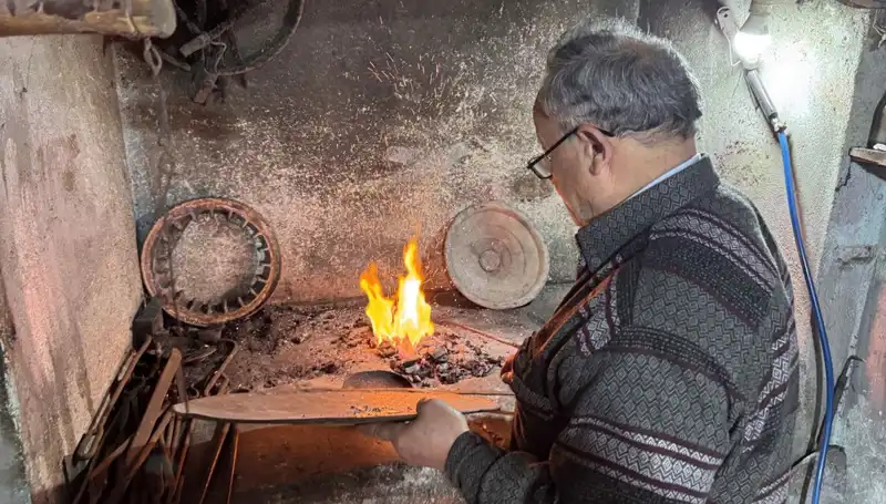 20 Metrekarelik Dükkanında Baba Geleneğini Yaşatan Usta Zanaatkar