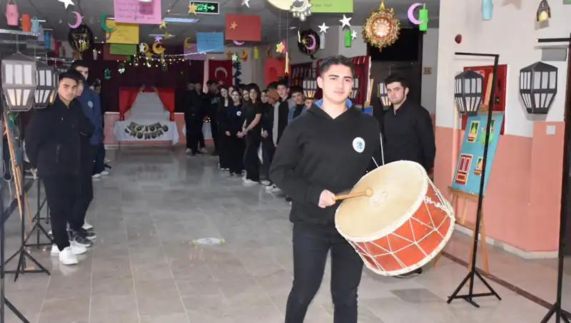 Ramazan Sokağı: Öğrenciler Ramazan'ın Maneviyatını Okullarda Yaşattı