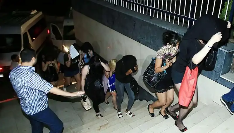 Düzce'de Fuhuş Operasyonunda 5 Zanlı Gözaltına Alındı!