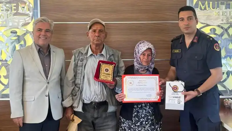 Jandarmaya Evi Bağışlayan Aile, Yürekleri Isıtan Bir Hikaye Anlattı