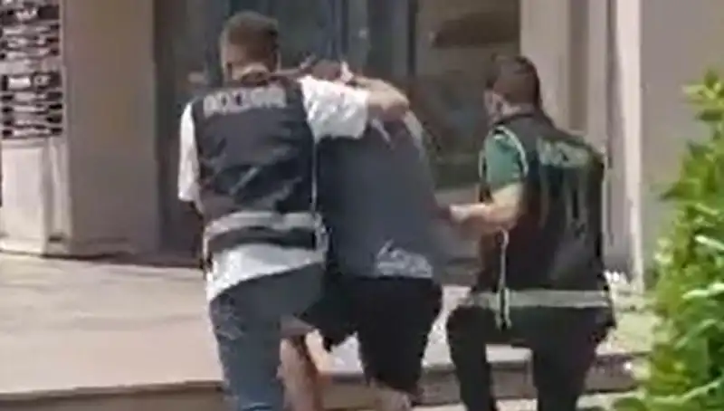 Sahte Dövizle Alışveriş Yapan Turistlerin Sınır Dışı Edilmesi: Detaylar Burada!