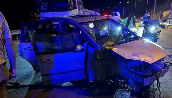 Otomobil Bariyere Çarptı: Feci Kazada Bir Hayat Kaybı, Üç Yaralı