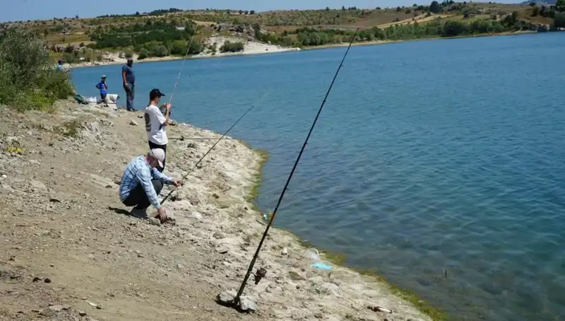Kafesler Patladı: Baraja Koşan Kalabalıkta Neler Yaşandı?