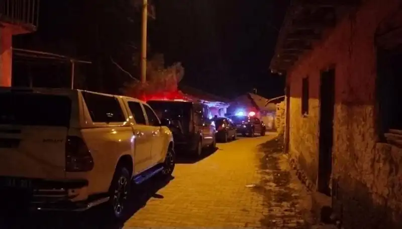 Oğlu Tarafından Öldürülen Adamın Cenazesi Toprağa Verildi: Aile Yas Tutuyor