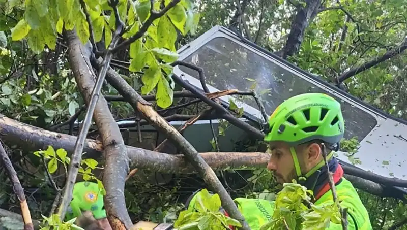 İtalya'daki Teleferik Faciası: Halat Koptu, Dört Hayat Son Buldu