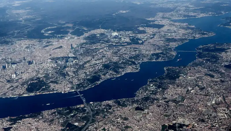 İstanbul Semalarında Bahar Hareketliliği: Uçaklar Halka Çiziyor!