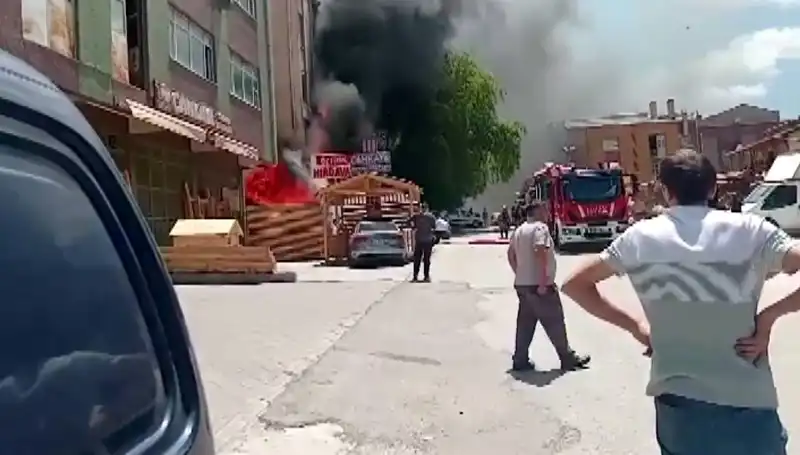 Ankara'da Yangın Felaketi: İş Yerleri Alev Alev Yandı!