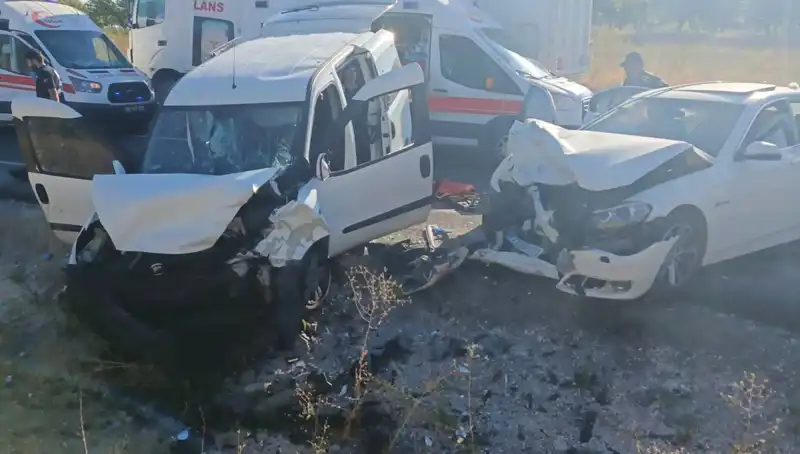Nevşehir’de Faciaya Ramak Kaldı: 14 Yaralı Trafik Kazası
