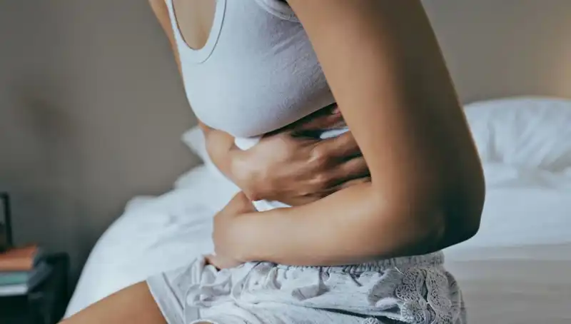 22 Yaşında Bağırsak Kanseri Teşhisi: Gençlerin Dikkat Etmesi Gereken Belirtiler