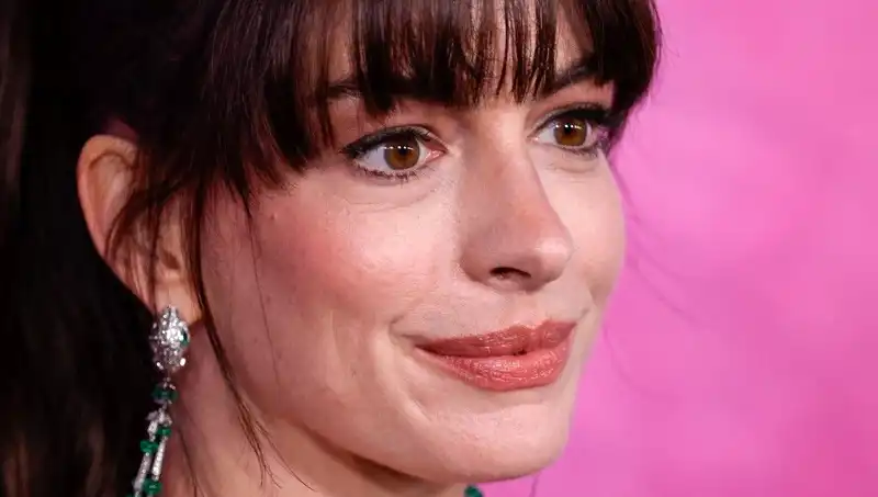 Hollywood Yıldızlarının Korkutucu Estetik Trendinin Ardındaki Gerçekler
