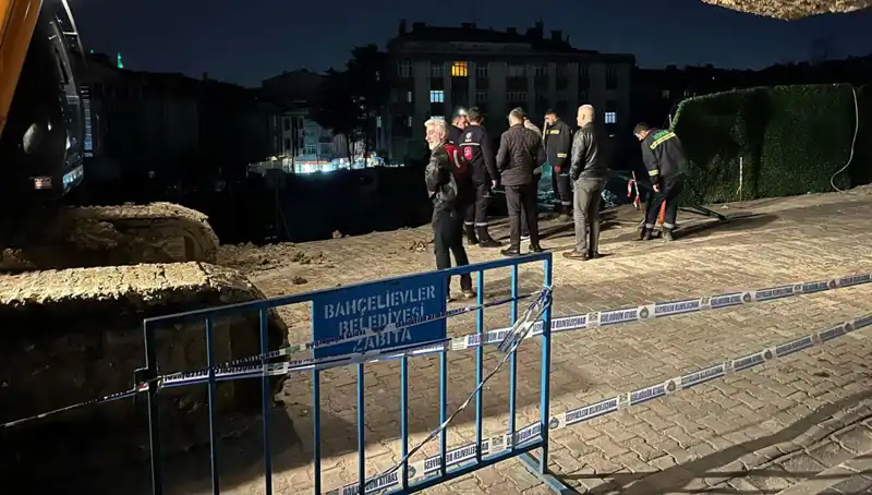 İstanbul'daki İnşaat Çalışmasında Yol Çökmeleri Kazalara Neden Oluyor