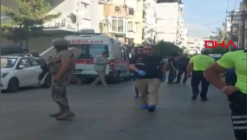İzmir’de Karakola Düzenlenen Silahlı Saldırıda İki Şehit ve Bir Yaralı