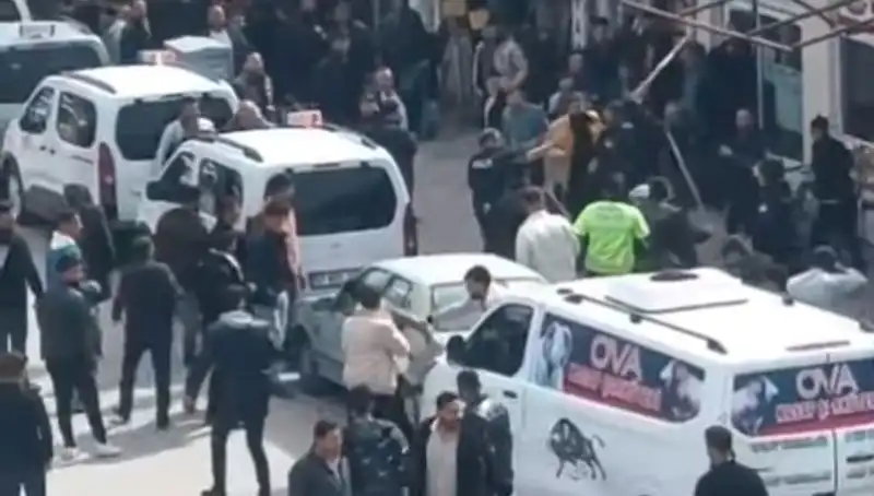 Erciş’te Taşlı Sopalı Kavgada 7 Kişi Gözaltına Alındı