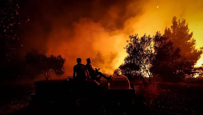 Çanakkale'deki Orman Yangını Hızla Büyüdü: 785 Kişi Tahliye Edildi