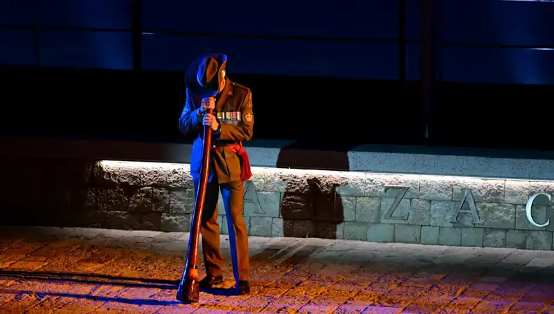 Anzak Koyu’nda Duygu Dolu "Şafak Ayini" Gerçekleşti