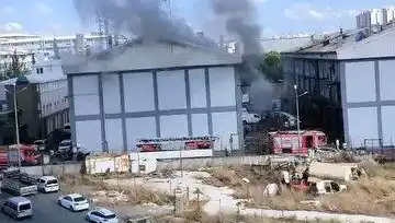 Başakşehir Sanayi Sitesinde Korkutan Yangın: Olay Anı ve Sonrası