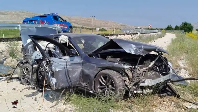 Sivas'ta İki Feci Trafik Kazası: 9 Kişi Yaralı