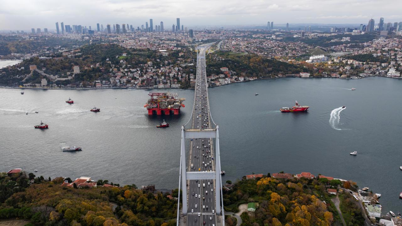 İstanbul Boğazı'nda Gemilerin Geçişi Durduruldu