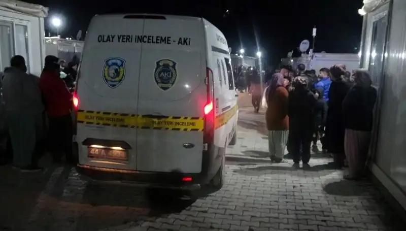 Silahlı Kavga: Husumetlilerin Kapışmasında Kan Döküldü