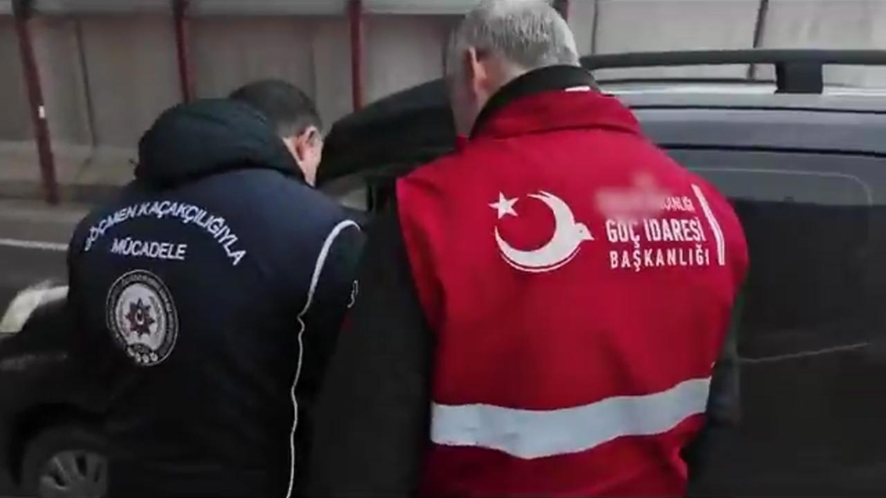Bakan Yerlikaya'nın Açıklaması: 31 Göçmen Kaçakçısı ve 981 Düzensiz Göçmen Yakalandı