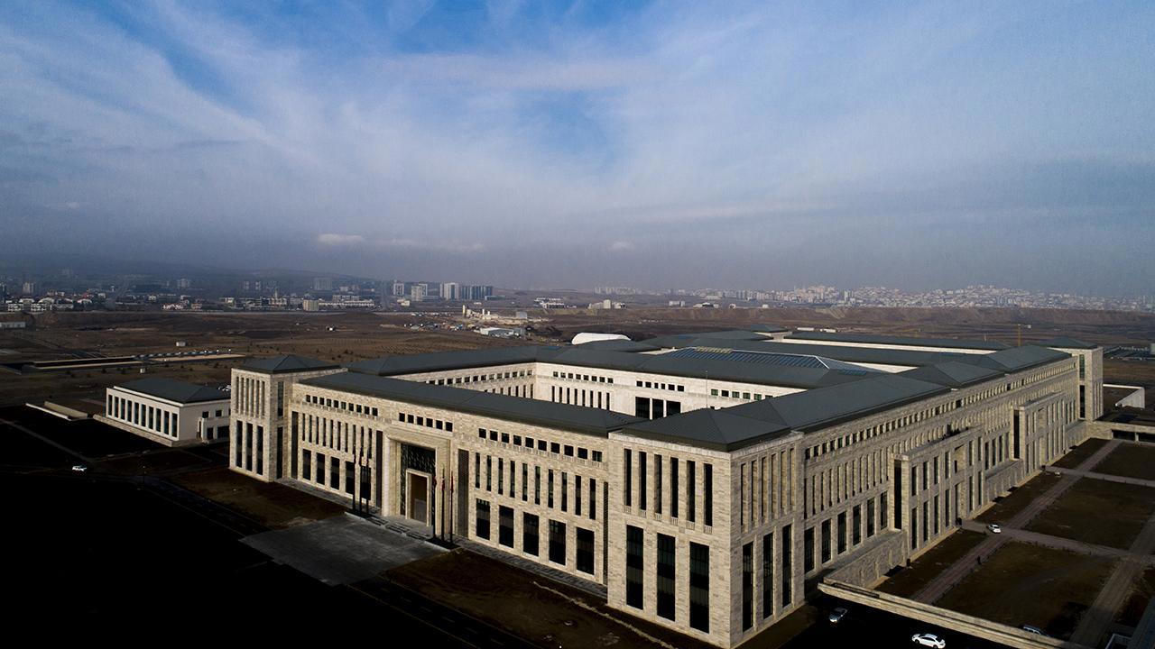 MİT, gençlere kariyer fırsatları sunuyor