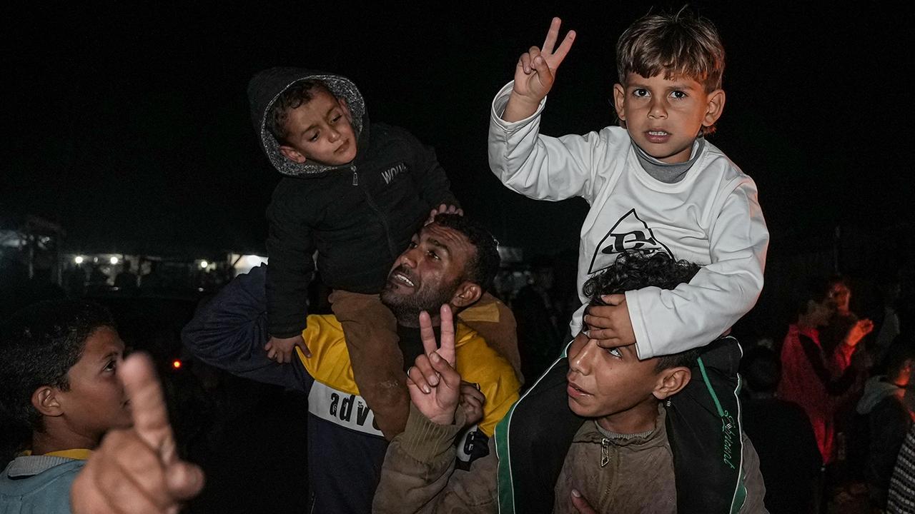 Gazze'de ateşkes anlaşması hayata geçiyor