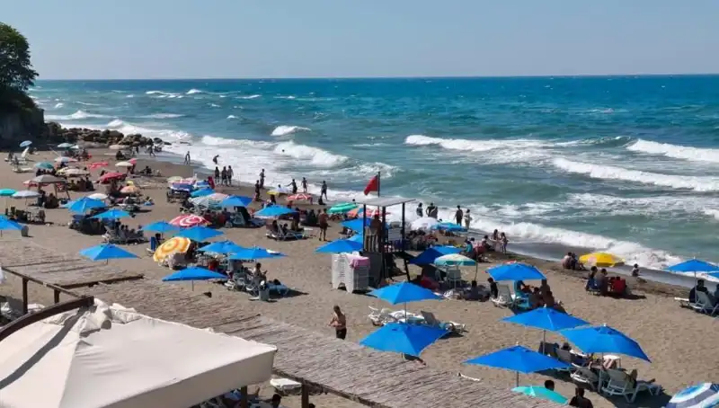 Akçakoca'da Deniz Yasağı: Nedenleri ve Sonuçları Üzerine Her Şey