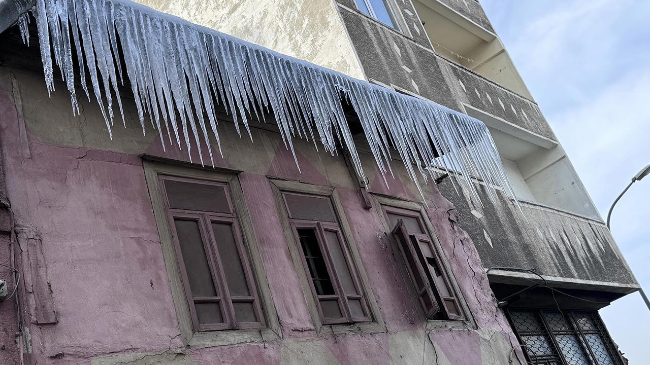 Erzurum Gecesi Buz Kesti