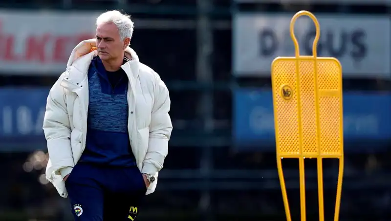 Mourinho'nun Sırları: Futbol Dünyasında Bir Numara Gerçekten Var mı?