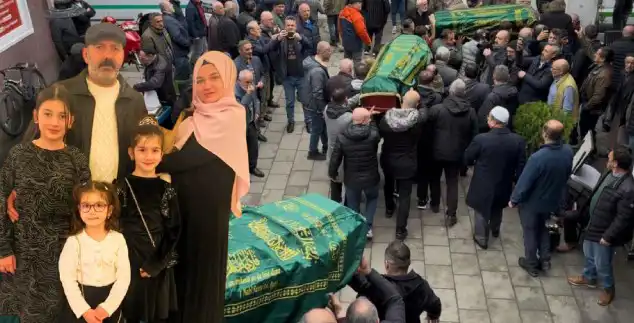 Rize'de Kayıp Kız Kardeşlere Duygusal Veda Töreni Gerçekleşti