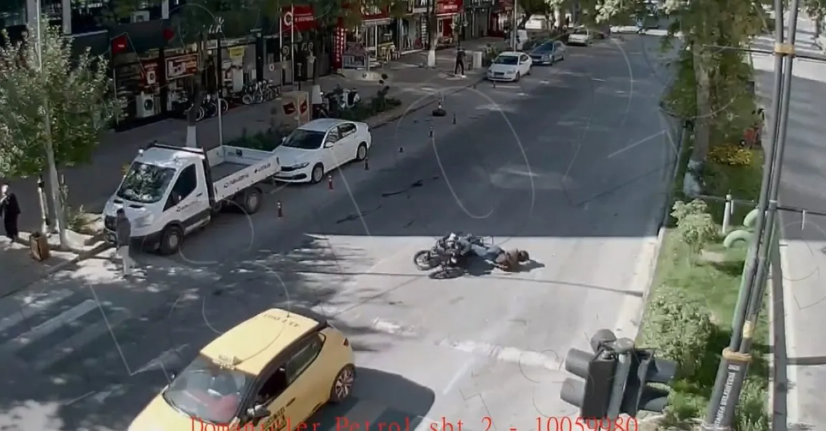 Kütahya’da 3 Ayrı Trafik Kazası Güvenlik Kameralarına Yansıdı