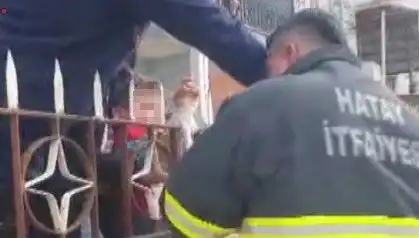 Hatay'da Şoke Eden Olay: Çocuk Koluna Demir Korkuluk Saplandı!
