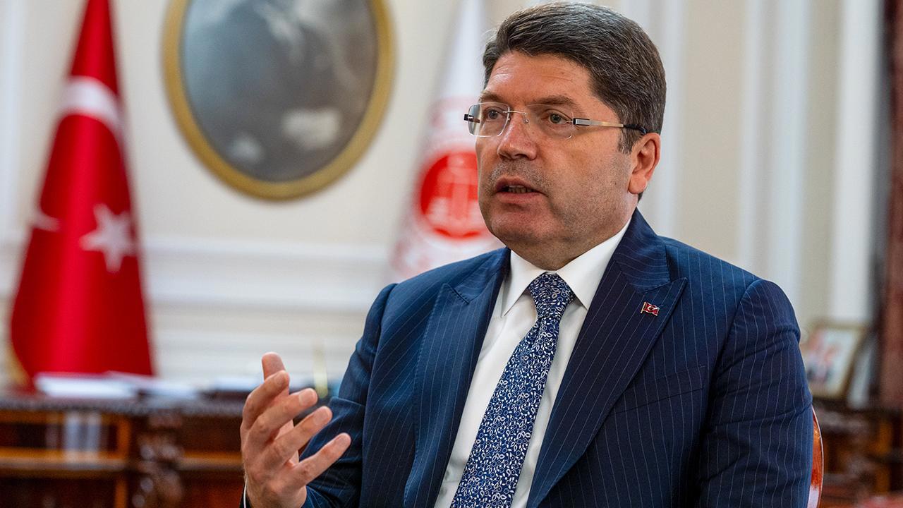 Bakan Tunç Yargı Mensuplarını Hedef Alan Açıklamaları Kınadı