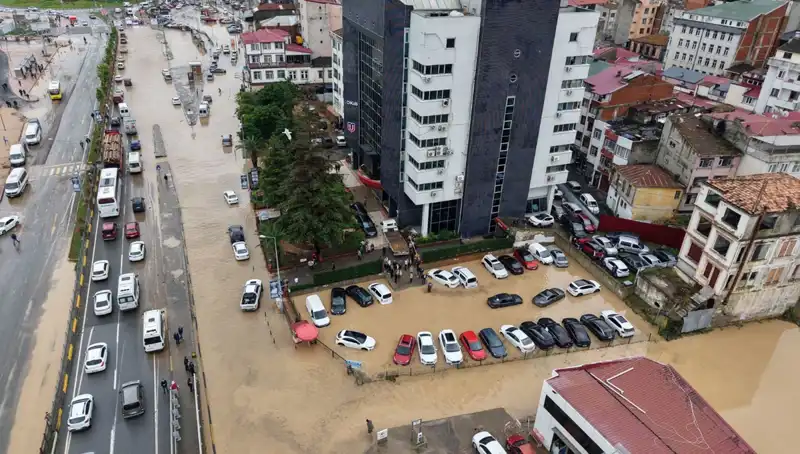 Trabzon’da Sel Felaketi: Kayıp Kişiyi Aramak İçin Seferberlik Başladı