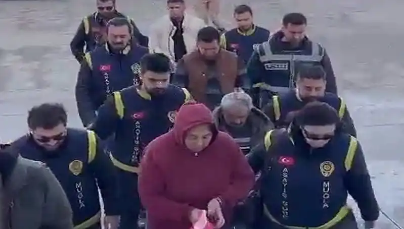 7 Yıl Sonra Ortaya Çıkan Korkunç Gerçek: Bebek ve Çikolata Poşeti İlişkisi