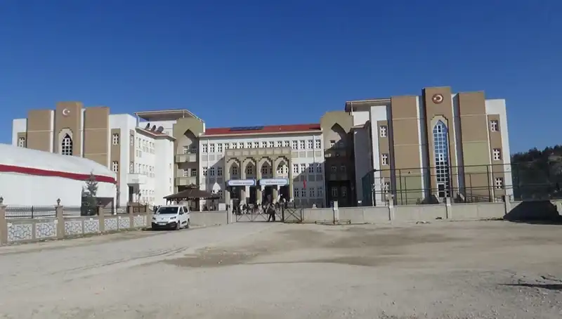 Ortaokulda Öğrenciye Uygulanan Şiddet İddiası: Gerçekler ve Tepkiler