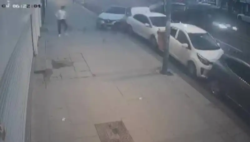 Park Halindeki Araçlara Çarpan Sürücünün Korkunç Kaza Anı