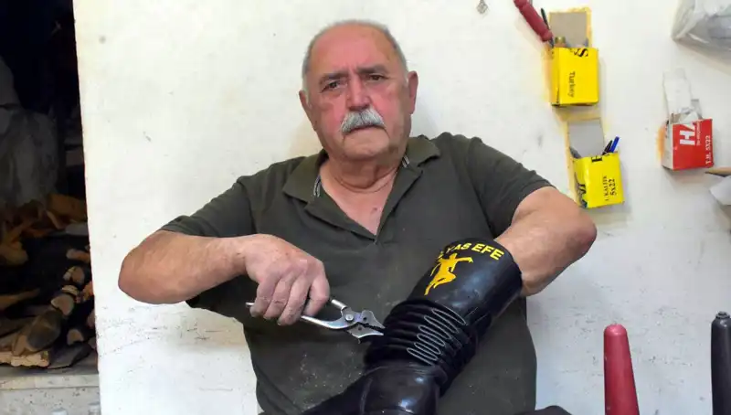 Tire'nin Efsane Ustası Hasan, 64 Yıldır Zanaatın Başında