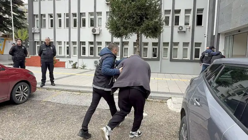 10 Bin Sentetik Ecza Hap Ele Geçirildi: Uyuşturucu Çetesi Çökertildi!