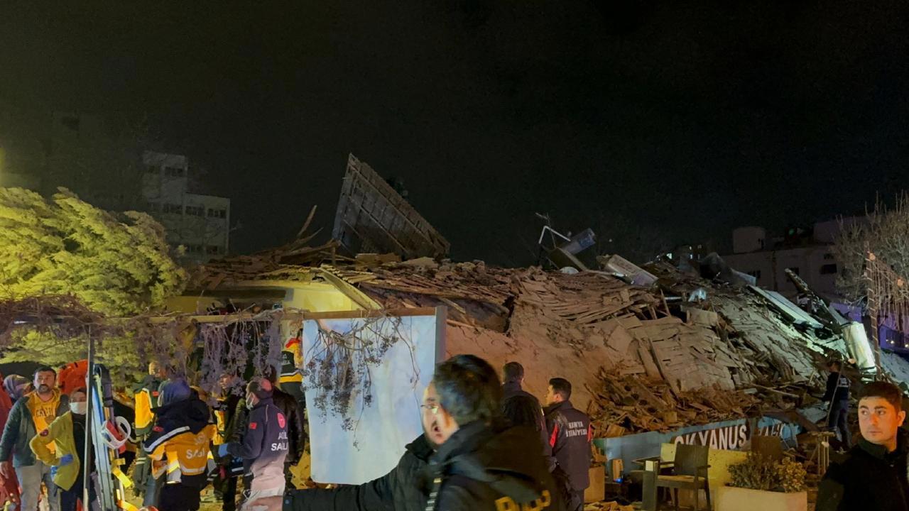 Konya'da meydana gelen bina çökmesi faciaya neden oldu
