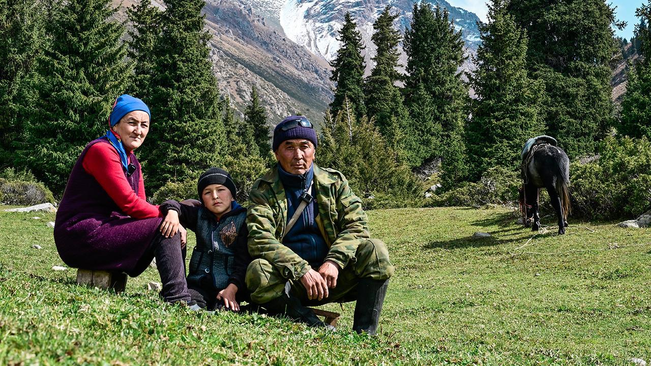 Tanrı Dağları'nda Türk Ailesi