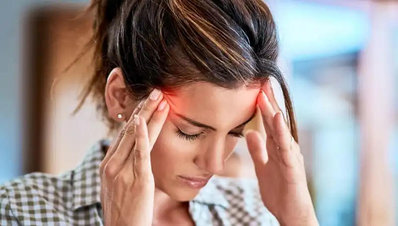 Şiddetli Baş Ağrısı Ölümcül Tehlikeye İşaret Ediyor! Doktorlar Uyarıyor