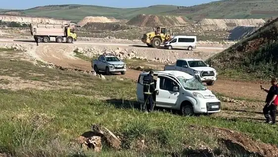 Mardin'de Trafik Kazası: Dört Kişi Yaralandı, Kazanın Sebepleri Araştırılıyor