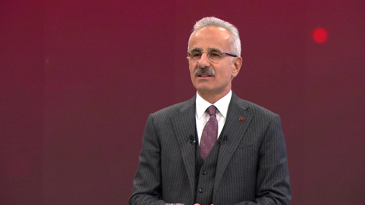 Bakan Uraloğlu: Sosyal Medyaya Düzenleme Yıl Sonunda Getirilecek
